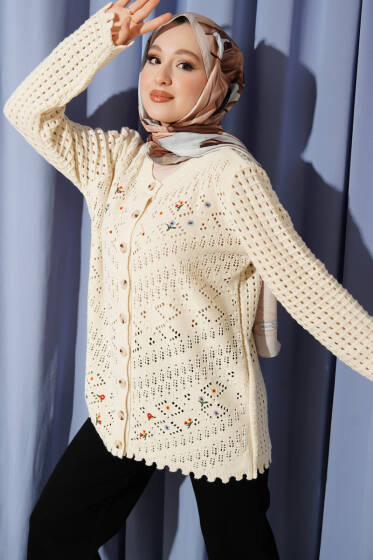 Önü Çiçek Nakışlı Düğmeli Ajurlu Hırka Bej - Hırka