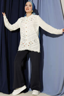 Önü Çiçek Nakışlı Düğmeli Ajurlu Hırka Ekru - Hırka