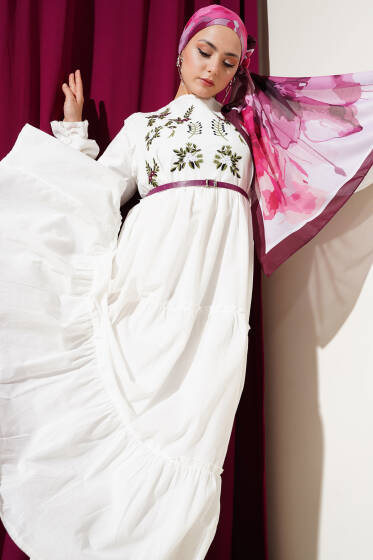 Önü Çiçek Nakışlı Fırfırlı Elbise Mürdüm - Elbise