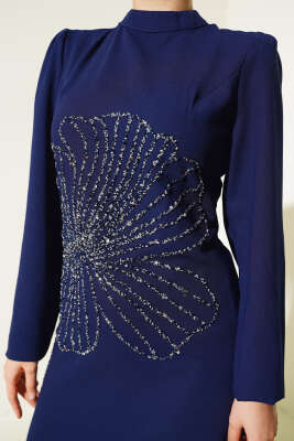 Önü Çiçek Taşlı Elbise Lacivert - Tesettür Elbise