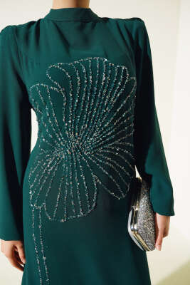 Önü Çiçek Taşlı Elbise Zümrüt - Tesettür Elbise