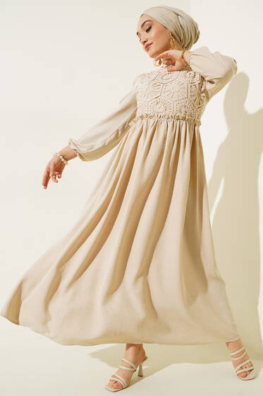 Önü Dantel Örgü Detaylı Elbise Bej - Tesettür Elbise