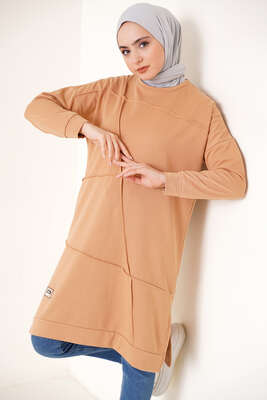 Önü Dikişli Armalı Tunik Latte