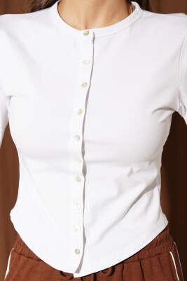 Önü Düğmeli Uzun Kol Bluz Beyaz - Kadın Giyim Modelleri