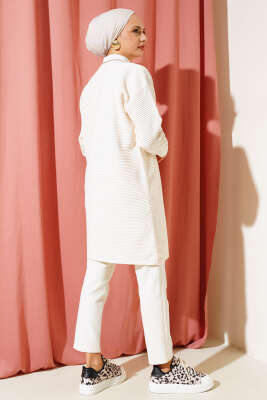 Önü Düğmeli Yatay Fitilli Triko Hırka Bej - Triko Hırka