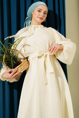 Önü Fırfırlı Bel Lastikli Kuşaklı Elbise Krem - Elbise