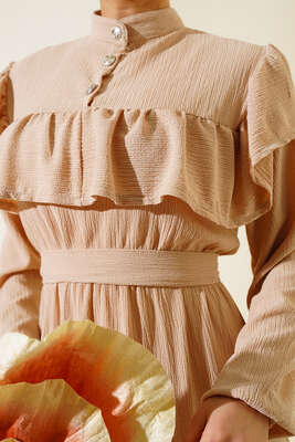 Önü Fırfırlı Bürümcük Elbise Bej - Tesettür Elbise