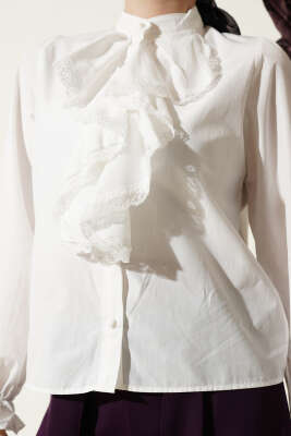 Önü Fırfırlı Dantelli Kısa Gömlek Beyaz - Gömlek