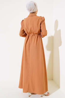 Önü Fırfırlı Fermuarlı Elbise Camel - Tesettür Elbise