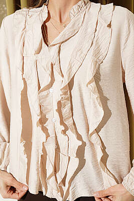 Önü Fırfırlı Uzun Kol Bluz Bej - Kadın Giyim Modelleri