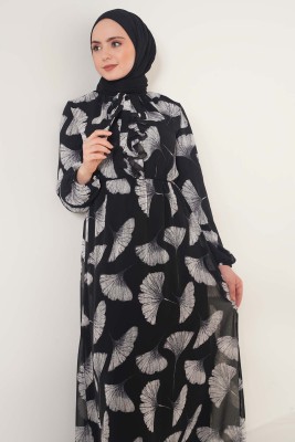 Önü Fırfırlı Yelpaze Desenli Siyah Şifon Elbise - Thumbnail