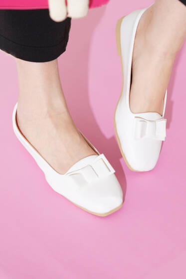 Önü Fiyonklu Babet Beyaz - Babet