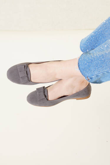 Önü Fiyonklu Babet Gri Süet - Babet