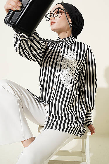 Önü Güpürlü Çizgili Gömlek Siyah - Gömlek