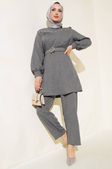  Önü İnci Detaylı Kemerli Tunik Takımı Füme - İkili Takım