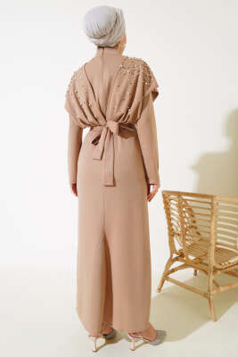 Önü İncili Kuşaklı Elbise Latte - Tesettür Elbise