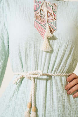 Önü İşlemeli Hasır Kemerli Elbise Mint Yeşili - Thumbnail