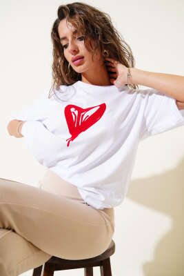 Önü Kalp Baskılı T-shirt Beyaz 