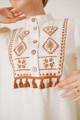 Önü Nakış İşlemeli Püsküllü Keten Tunik - Tunik