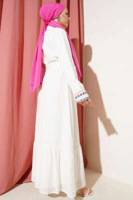 Önü Nakışlı Brodeli Kuşaklı Elbise Fuşya - Tesettür Elbise