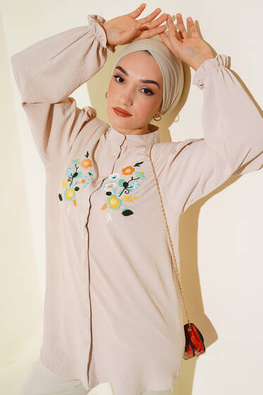 Önü Nakışlı Kol Büzgülü Tunik Bej - Tunik