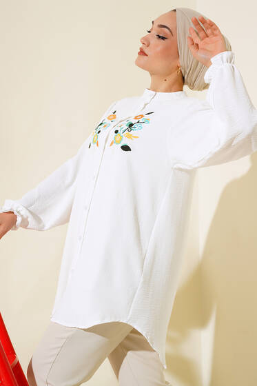 Önü Nakışlı Kol Büzgülü Tunik Beyaz - Tunik