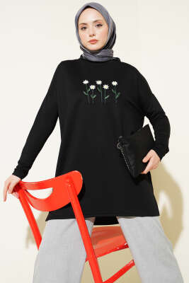 Önü Papatya Nakışlı Tunik Siyah 