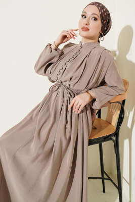 Önü Pileli Düğmeli Modal Elbise Bej - Elbise