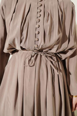 Önü Pileli Düğmeli Modal Elbise Bej - Elbise
