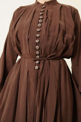 Önü Pileli Düğmeli Modal Elbise Kahve - Elbise