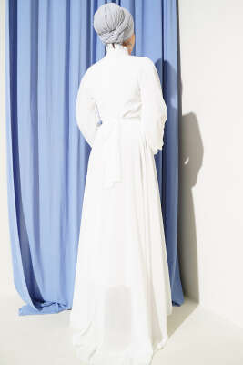 Önü Pileli Kuşaklı Şifon Abiye Elbise Beyaz - Tesettür Elbise