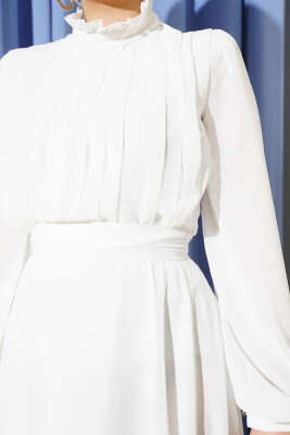 Önü Pileli Kuşaklı Şifon Abiye Elbise Beyaz - Tesettür Elbise