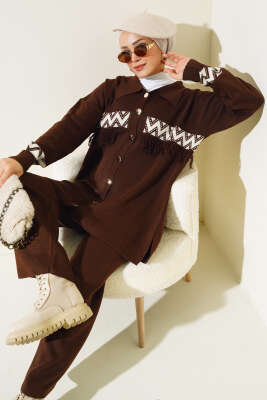 Önü Püskül Detaylı Triko İkili Takım Kahve 