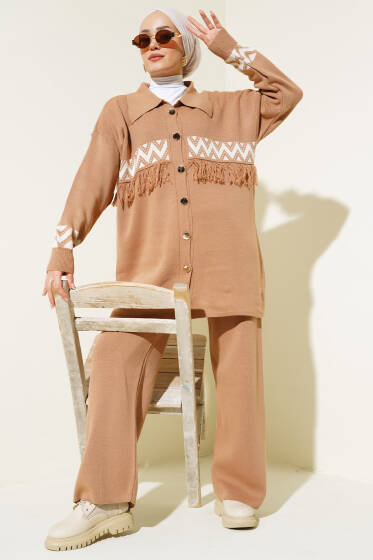 Önü Püskül Detaylı Triko İkili Takım Latte - Triko