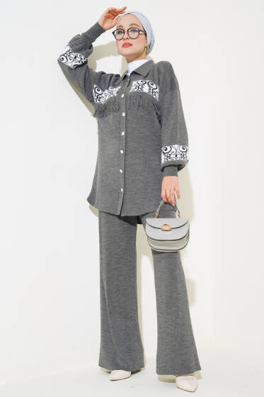 Önü Püskül Şeritli Triko İkili Takım Füme - İkili Takım