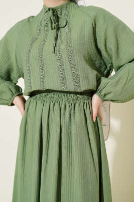 Önü Şerit Dantelli Etekli İkili Takım Çağla Yeşili - İkili Takım