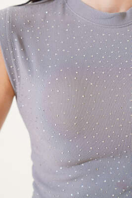 Önü Taş Süslemeli Kolsuz Crop Gri - Yılın Fırsatı