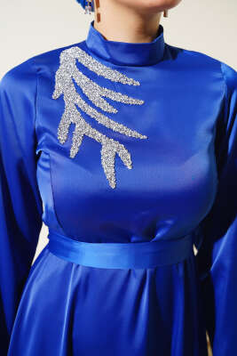 Önü Taş Süslemeli Saten Abiye Elbise Lacivert - Tesettür Elbise