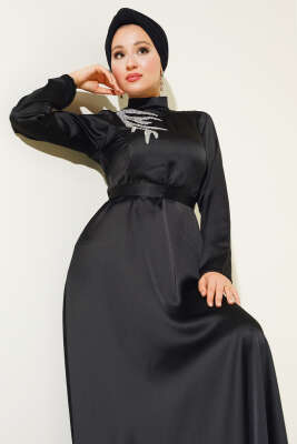 Önü Taş Süslemeli Saten Abiye Elbise Siyah - Tesettür Elbise