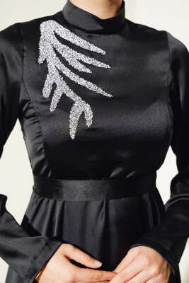 Önü Taş Süslemeli Saten Abiye Elbise Siyah - Tesettür Elbise