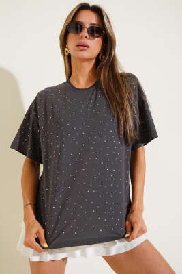 Önü Taş Süslemeli T-shirt Füme - Kadın Giyim Modelleri
