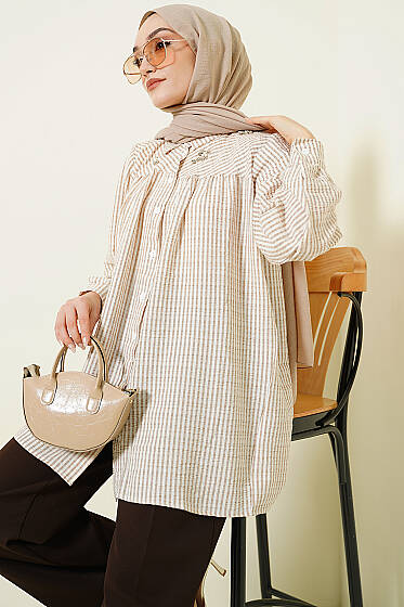 Önü Taşlı Çizgili Salaş Gömlek Bej - Gömlek