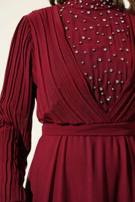 Önü Taşlı Pileli Şifon Elbise Bordo - Tesettür Elbise