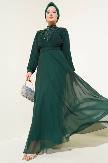 Önü Taşlı Pileli Şifon Elbise Zümrüt - Tesettür Elbise
