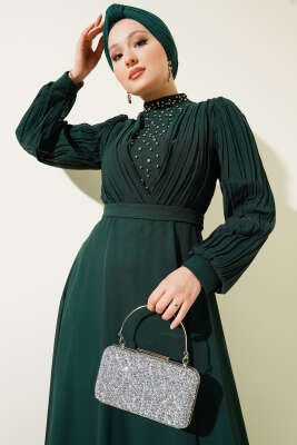Önü Taşlı Pileli Şifon Elbise Zümrüt - Tesettür Elbise