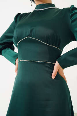 Önü Taşlı Saten Abiye Elbise Zümrüt Yeşili - Tesettür Elbise