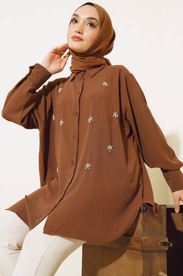 Önü Taşlı Yırtmaçlı Gömlek Kahve - Gömlek