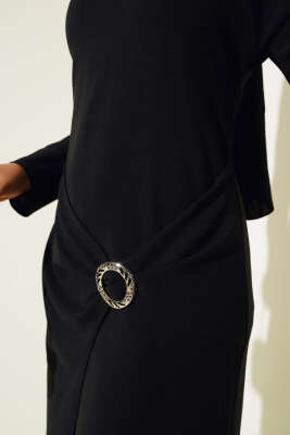 Önü Toka Detaylı Elbise Siyah - Tesettür Elbise