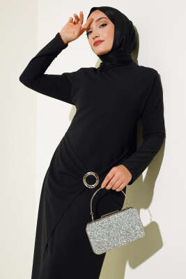 Önü Toka Detaylı Elbise Siyah - Tesettür Elbise