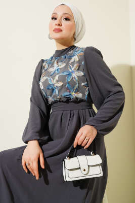 Önü Tül Çiçekli Kuşaklı Elbise Füme - Tesettür Elbise